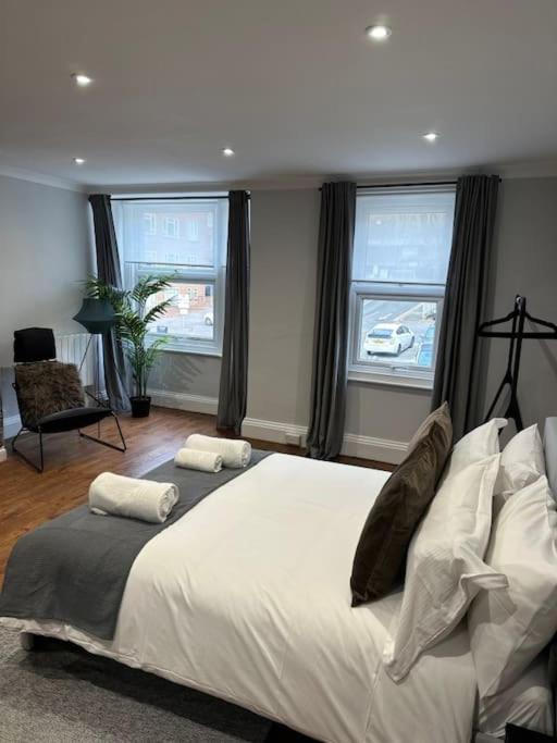 Apartament High Wycombe Centre- 2 Bed Flat Zewnętrze zdjęcie