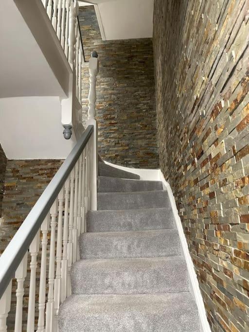 Apartament High Wycombe Centre- 2 Bed Flat Zewnętrze zdjęcie
