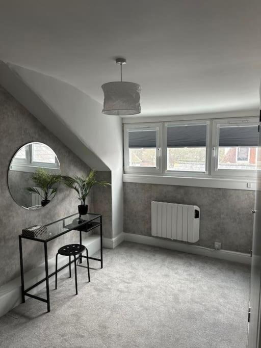 Apartament High Wycombe Centre- 2 Bed Flat Zewnętrze zdjęcie